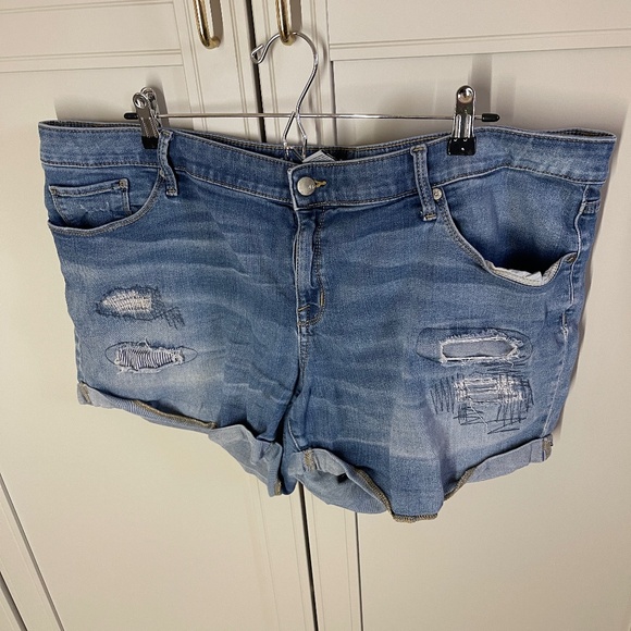 Distressed denim jean shorts 20W - Ava & Viv - Picture 1 of 6